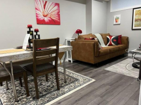 Lovely 2Bd 1Bth suite Free pking separated HVAC